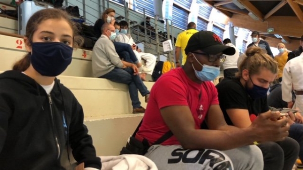 CDE1E814-6244-4D90-AE61-B4B0E067B0EE